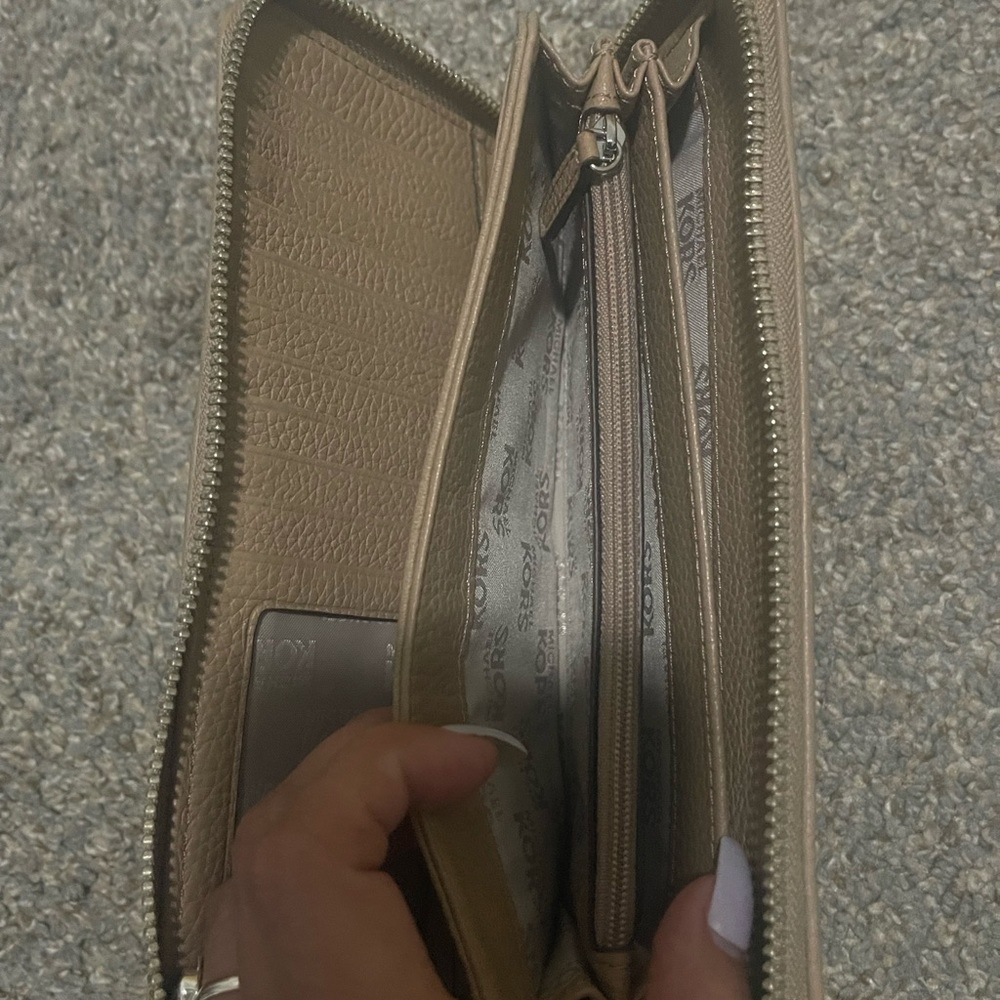 Mk wallet 🩷 - Picture 4 of 4